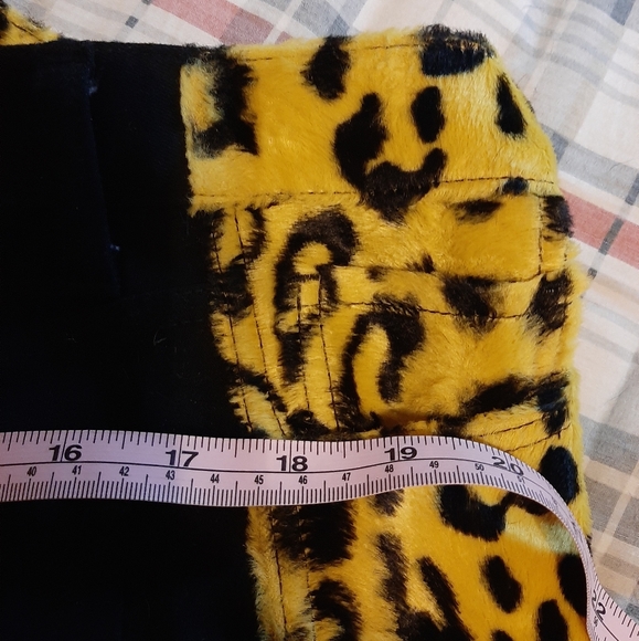 Junya Watanabe Cropped Black With Yellow Animal Print FAUX FUR Jeans - Picture 8 of 8